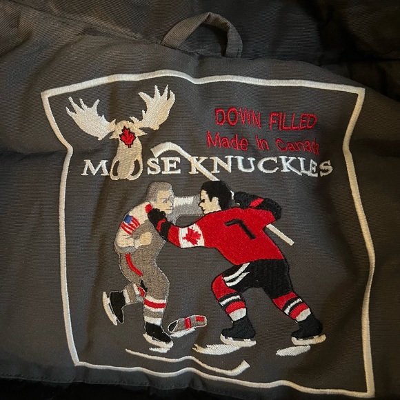 Authentic Moose Knuckles Stirling Parka, Men’s Small - Picture 4 of 15